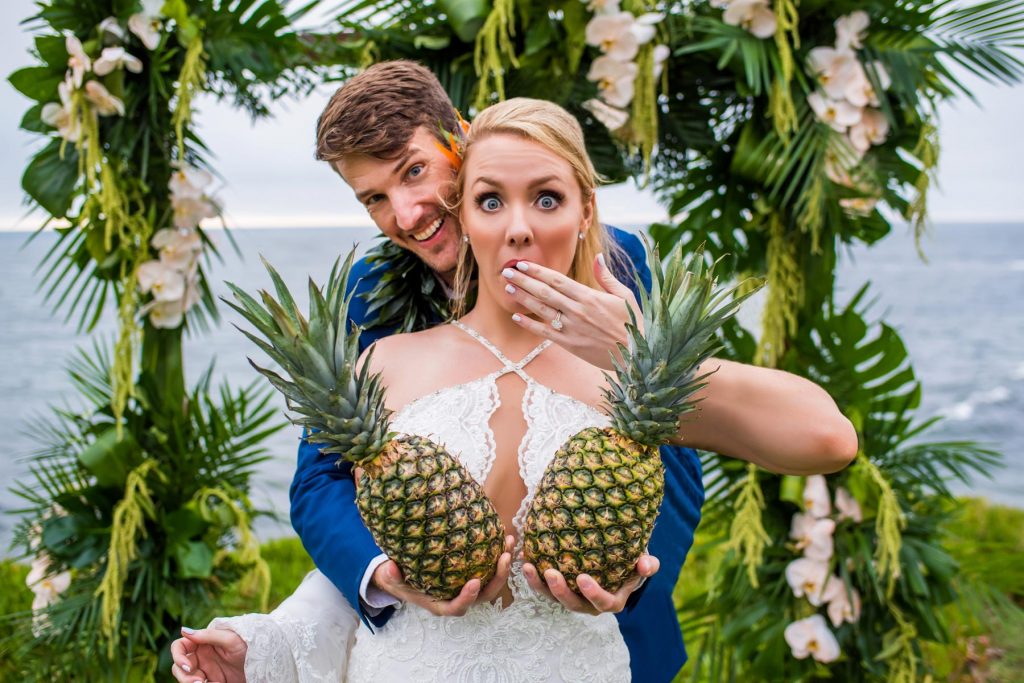 small wedding humorous couple with pineapples